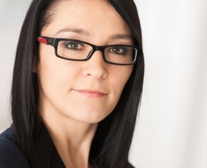 Anna Seel, PR-Managerin des deutschen IAS-Standorts